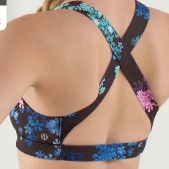 Lululemon In A Flash II Floral Sports Bra (6) in Petal Pop Black Floral - Picture 2 of 6